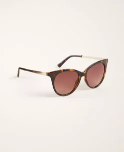 Retro-Chic Cateye Sunglasses with 100% UV Protection