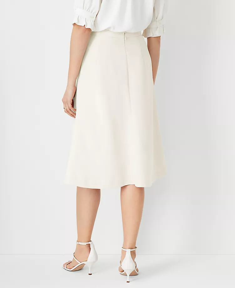 Elegant Fluid Crepe Flare Skirt - Tailored Knee-Length Fit 2 Elegant Fluid Crepe Flare Skirt - Tailored Knee-Length Fit - Image 2