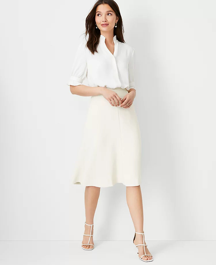 Elegant Fluid Crepe Flare Skirt - Tailored Knee-Length Fit 3 Elegant Fluid Crepe Flare Skirt - Tailored Knee-Length Fit - Image 3