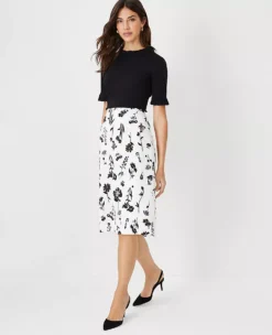 Floral Print Pencil Skirt - Elegant Knee-Length Twill Skirt -Ann Taylor Store 607550 9192 ALT2