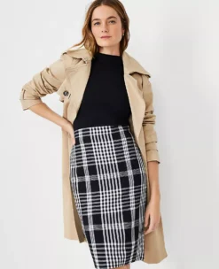 Tailored Plaid Pencil Skirt - Professional Knee-Length Office Wear 5 Tailored Plaid Pencil Skirt - Professional Knee-Length Office Wear -Ann Taylor Store 607720 2222 ALT2