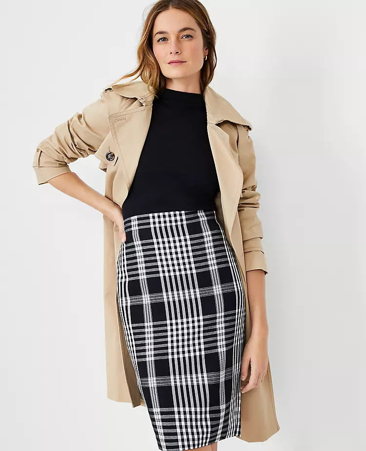 Tailored Plaid Pencil Skirt - Professional Knee-Length Office Wear 3 Tailored Plaid Pencil Skirt - Professional Knee-Length Office Wear - Image 3