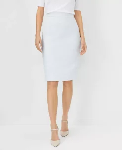 Textured Knee-Length Pencil Skirt - Professional Tailored Fit