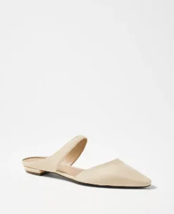 Elegant Leather Pointy Toe Mule Flats with Padded Footbed