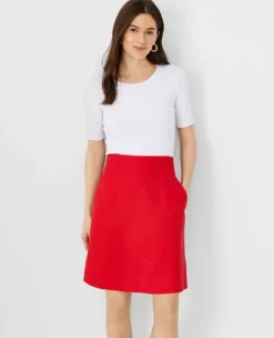 A-Line Pocket Skirt with Tailored Fit and Modern Utility