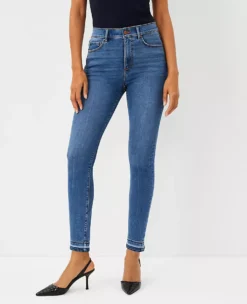 Sculpting Pocket High Rise Skinny Jeans In Classic Mid Wash