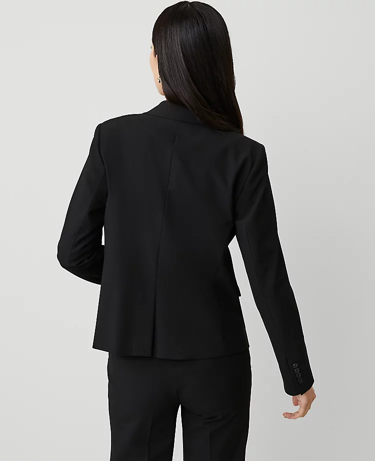 Women's Seasonless Stretch One-Button Tailored Blazer - Core Black 2 Women's Seasonless Stretch One-Button Tailored Blazer - Core Black - Image 2