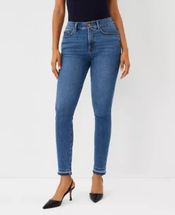 Curvy Sculpting High Rise Skinny Jeans in Classic Mid Wash