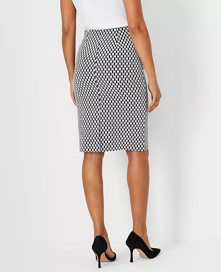 Petite Geometric Pull-On Pencil Skirt - Sophisticated Office Wear 2 Petite Geometric Pull-On Pencil Skirt - Sophisticated Office Wear - Image 2