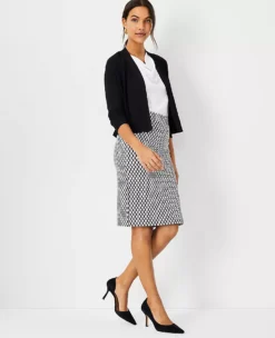 Petite Geometric Pull-On Pencil Skirt - Sophisticated Office Wear 5 Petite Geometric Pull-On Pencil Skirt - Sophisticated Office Wear -Ann Taylor Store 614355 2222 ALT2