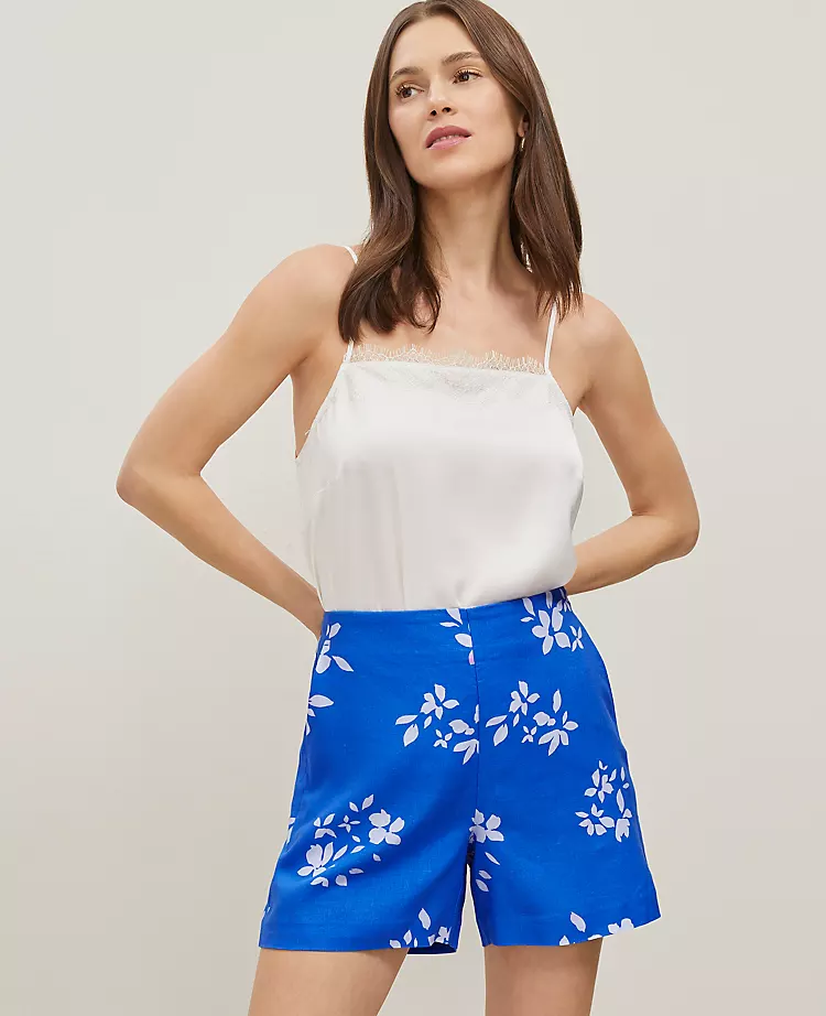 The Side-Zip Short In Floral Linen Blend Maritime Blue 2 The Side-Zip Short In Floral Linen Blend Maritime Blue - Image 2