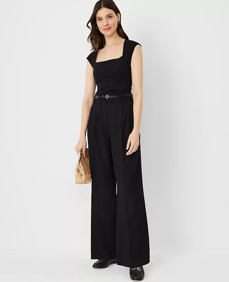 High-Rise Petite Pleated Wide-Leg Pants in Classic Black 2 High-Rise Petite Pleated Wide-Leg Pants in Classic Black - Image 2