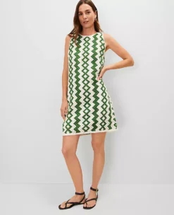 Petite Geometric Crochet Shift Dress - Vibrant Green and White -Ann Taylor Store 850985 018899 ALT2