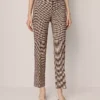The Eva Ankle Pant In Houndstooth — Curvy Fit Stallion Brown