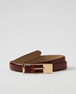 Premium Embossed Leather Slim Belt - Versatile Saddle Brown