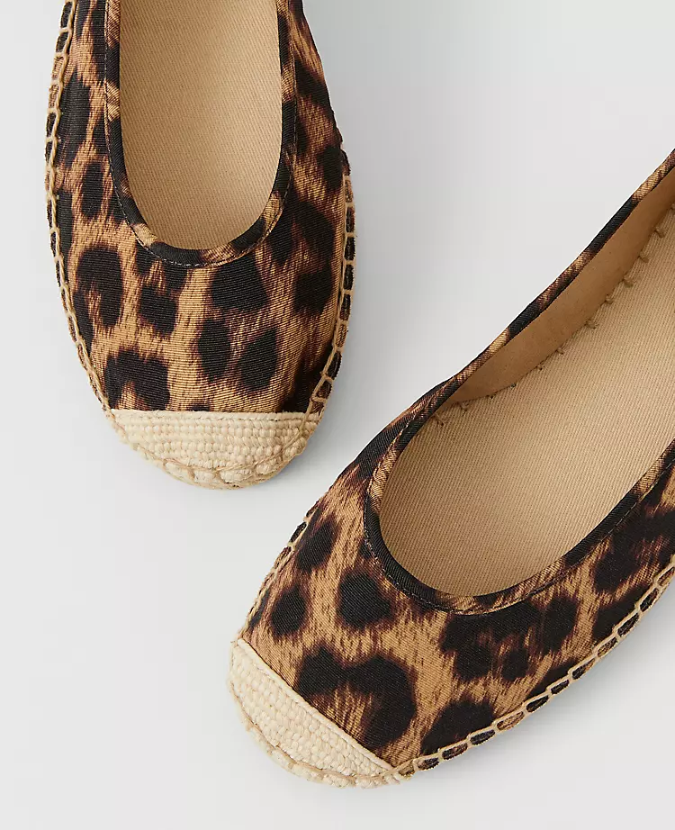 Women's Lace-Up Espadrille Flat Shoes - Brown Multi Comfort Sandals 2 Women's Lace-Up Espadrille Flat Shoes - Brown Multi Comfort Sandals - Image 2