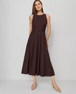 Petite Burgundy Pleated Midi Dress - Classic Sleeveless Crew Neck