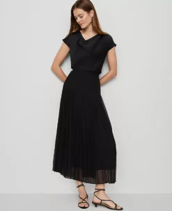 Elegant Petite Black Chiffon Pleated Maxi Skirt